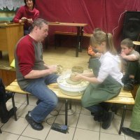 Zobacz w powiększeniu: Warsztaty garncarskie. 02.2011 r. (42)
