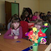 Zobacz w powiększeniu: Warsztaty robienia kwiatów z krepiny (9)