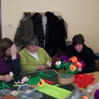Zobacz w powiększeniu: Warsztaty robienia kwiatów z krepiny (23)