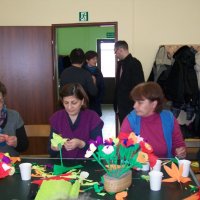 Zobacz w powiększeniu: Warsztaty robienia kwiatów z krepiny (27)