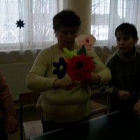 Zobacz w powiększeniu: Warsztaty robienia kwiatów z krepiny (49)