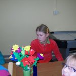 Obejrzyj galerię zdjęć: Warsztaty robienia kwiatów z krepiny