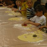 Obejrzyj galerię zdjęć: Wakacje 2014. Zajęcia kulinarne - pieczenie ciasteczek