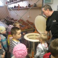 Zobacz w powiększeniu: Warsztaty garncarskie dla przedszkolaków 2015 (27)