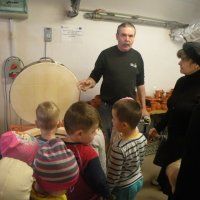 Zobacz w powiększeniu: Warsztaty garncarskie dla przedszkolaków 2015 (34)