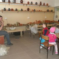 Zobacz w powiększeniu: Warsztaty garncarskie dla przedszkolaków 2015 (47)