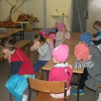 Zobacz w powiększeniu: Warsztaty garncarskie dla przedszkolaków 2015 (51)
