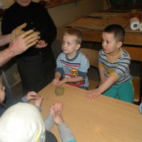 Zobacz w powiększeniu: Warsztaty garncarskie dla przedszkolaków 2015 (56)