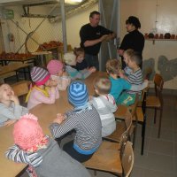 Zobacz w powiększeniu: Warsztaty garncarskie dla przedszkolaków 2015 (58)