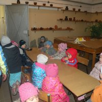 Zobacz w powiększeniu: Warsztaty garncarskie dla przedszkolaków 2015 (73)