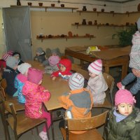 Zobacz w powiększeniu: Warsztaty garncarskie dla przedszkolaków 2015 (75)