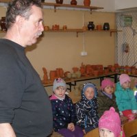 Zobacz w powiększeniu: Warsztaty garncarskie dla przedszkolaków 2015 (3)