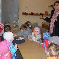 Zobacz w powiększeniu: Warsztaty garncarskie dla przedszkolaków 2015 (4)