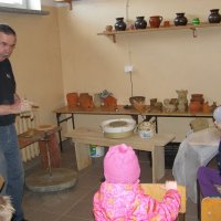 Zobacz w powiększeniu: Warsztaty garncarskie dla przedszkolaków 2015 (9)