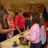 Zobacz w powiększeniu: Dzieci Seniorom – Wróżby Andrzejkowe (3)