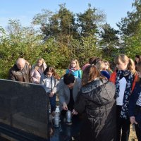 Zobacz w powiększeniu: Złożenie wieńców i zapalenie zniczy na mogiłach i pomnikach (4)