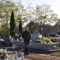 Zobacz w powiększeniu: Złożenie wieńców i zapalenie zniczy na mogiłach i pomnikach (8)