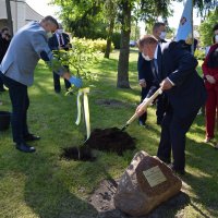 Zobacz w powiększeniu: BARANÓW UCZCIŁ WIELKICH POLAKÓW (11)